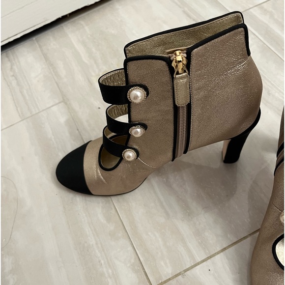Chanel high-heels Boots Gold with Pearls - excellent condition! FANCY.. - Picture 5 of 8
